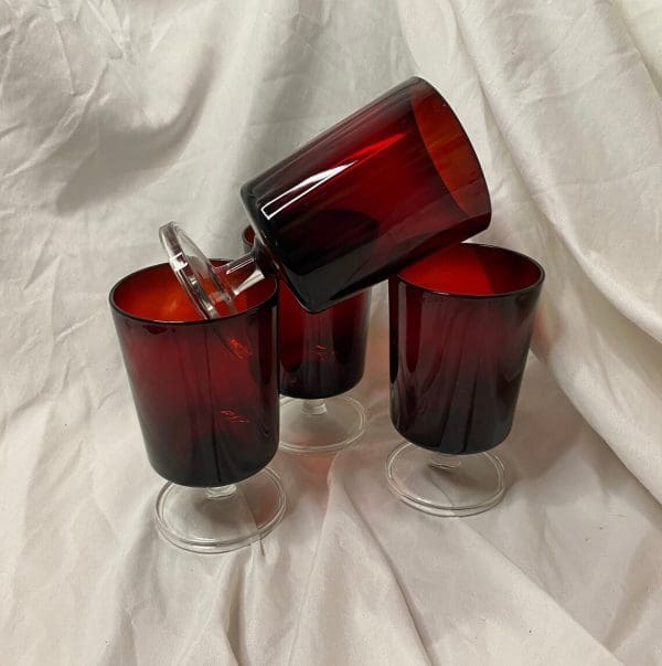 Arcoroc France glasses set of four goblets red top clear base