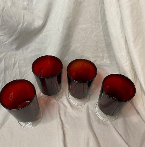 Arcoroc France glasses set of four goblets top view of all four