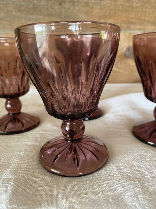 vintage Hazel Atlas glasses Moroccan Amethyst Wine Glass Set of Four close