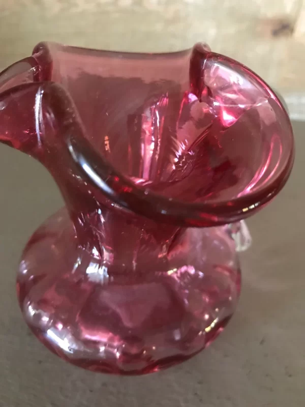 pink glass creamer close