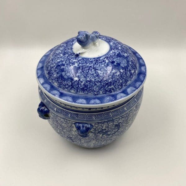 Chinoiserie ginger jar white with blue large size