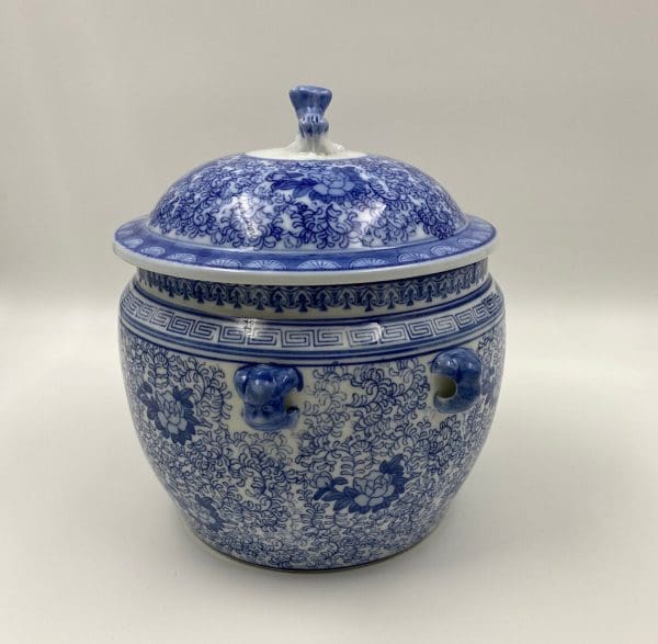 Chinoiserie ginger jar handles on side white with blue