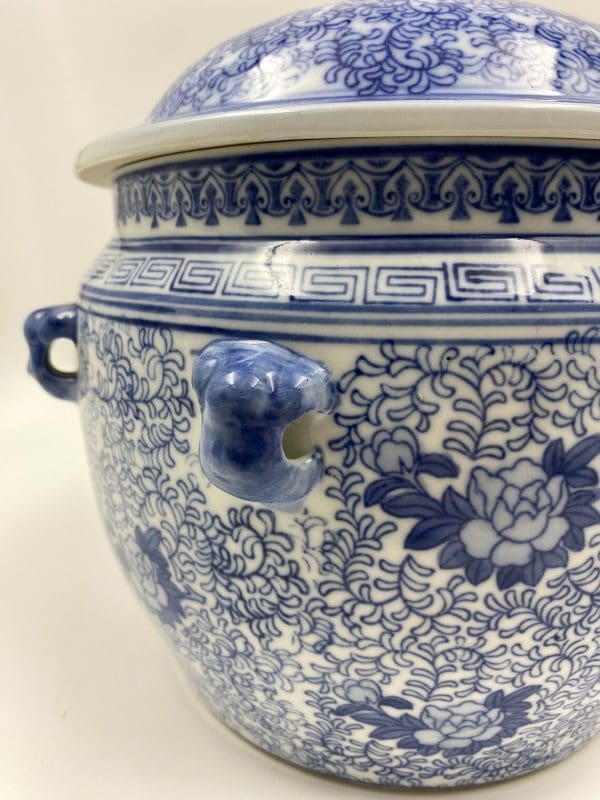 Chinoiserie ginger jar close side handles