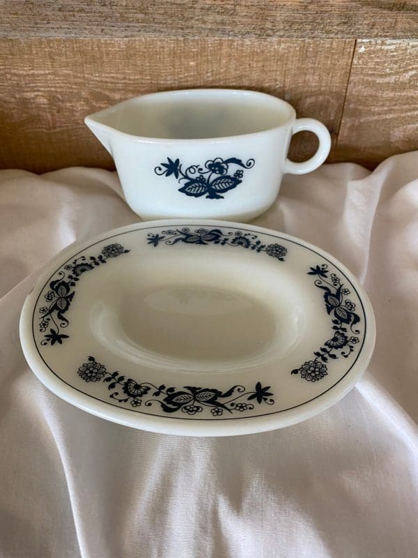 Pyrex Old Town Blue gravy boat dish