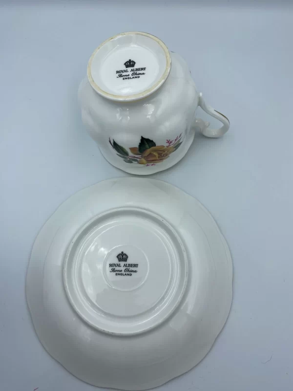 royal albert tea cups and saucers bottom