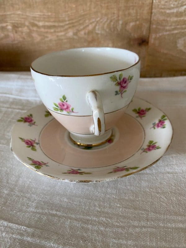 cute tea cups Royal Standard Pink with Rose Chintz handle