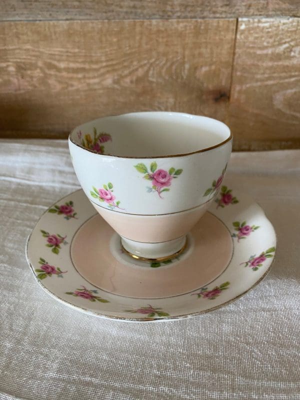 cute tea cups Royal Standard Pink with Rose Chintz handle behind