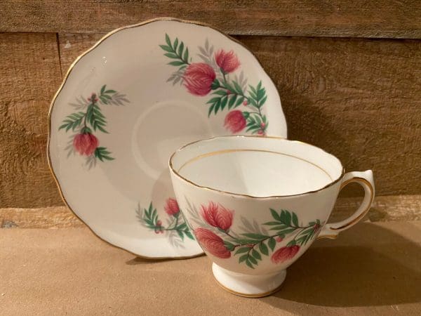 royal vale tea cup with pink flowers