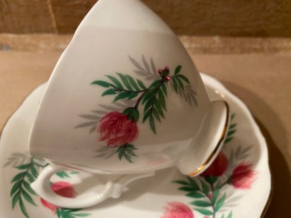 royal vale tea cup close flaw in paint