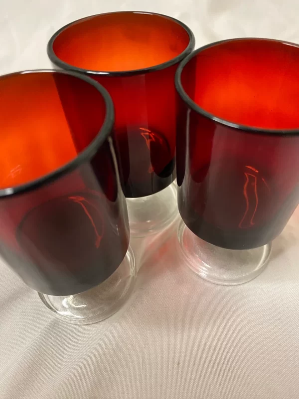 vintage Luminarc Arcoroc close red glass shot glasses