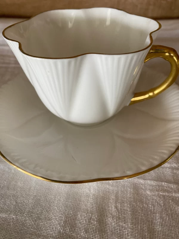 Shelley Teacup and Saucer Fine Bone China - White Fiat Star Gold Trim - Image 4