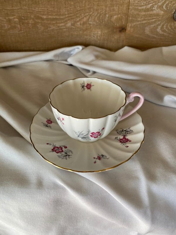 Shelley pink flower tea cup top