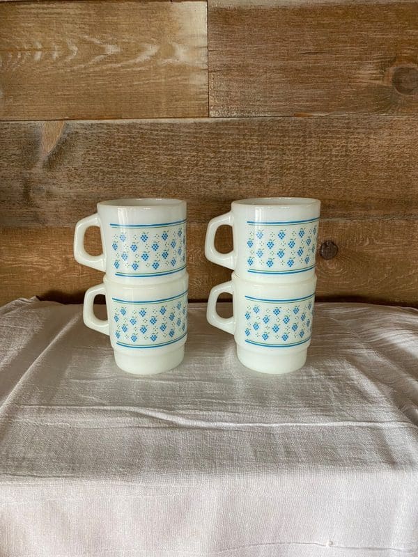 Termocrisa Mugs Set of Four Blue Grape Pattern fronts stacked