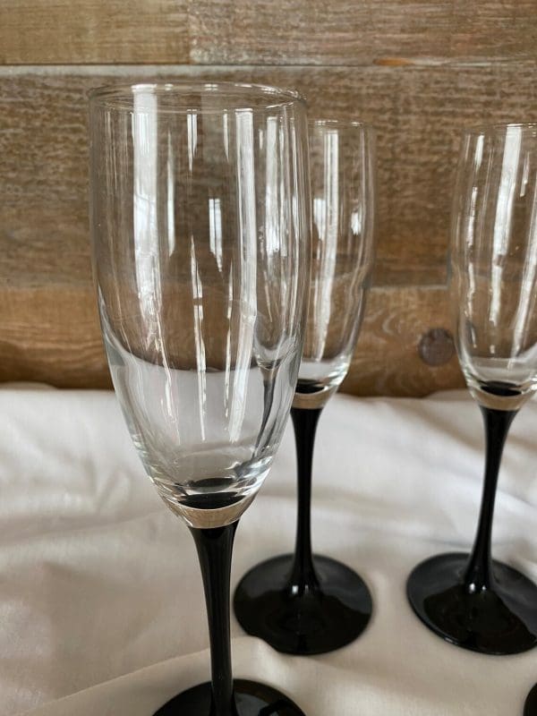 Luminarc champagne flutes set of four with black stems