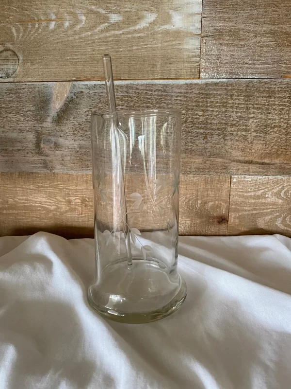 beaker glass pitcher etched pattern of leaves