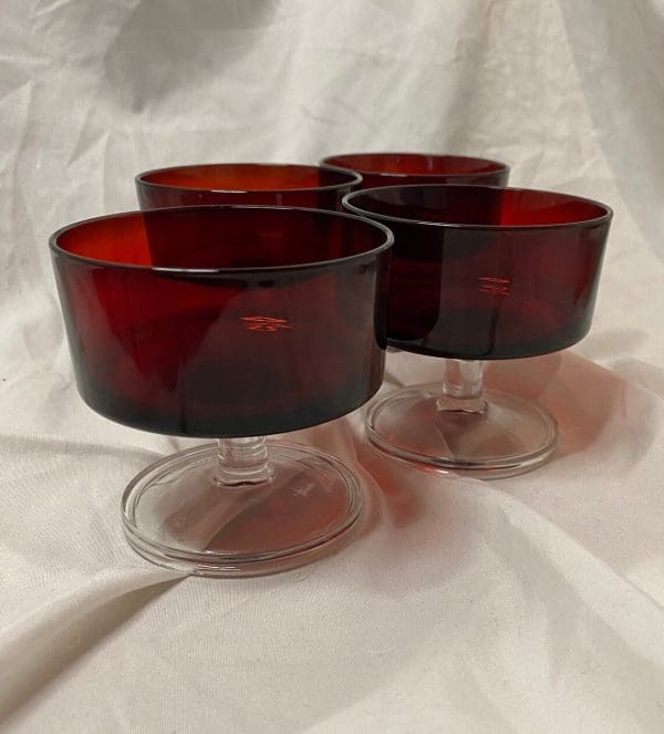 Luminarc champagne glasses coupes red ruby and clear stems