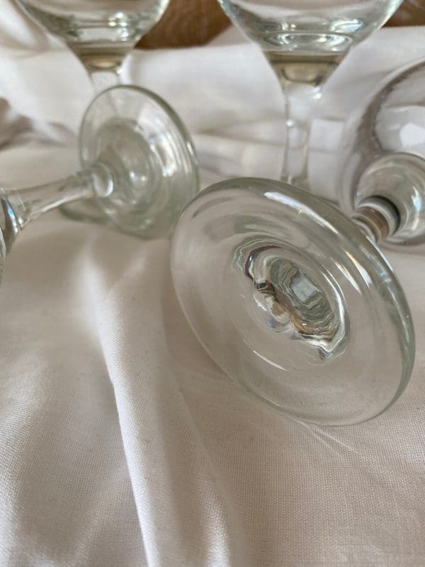 silver rimmed wine glasses bottoms base