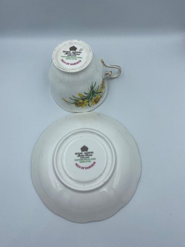 British song tea cup Royal Albert bottom