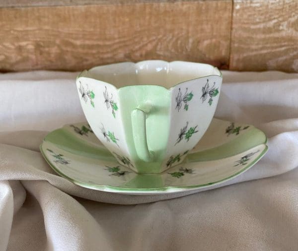 rare Shelley tea cups handle side